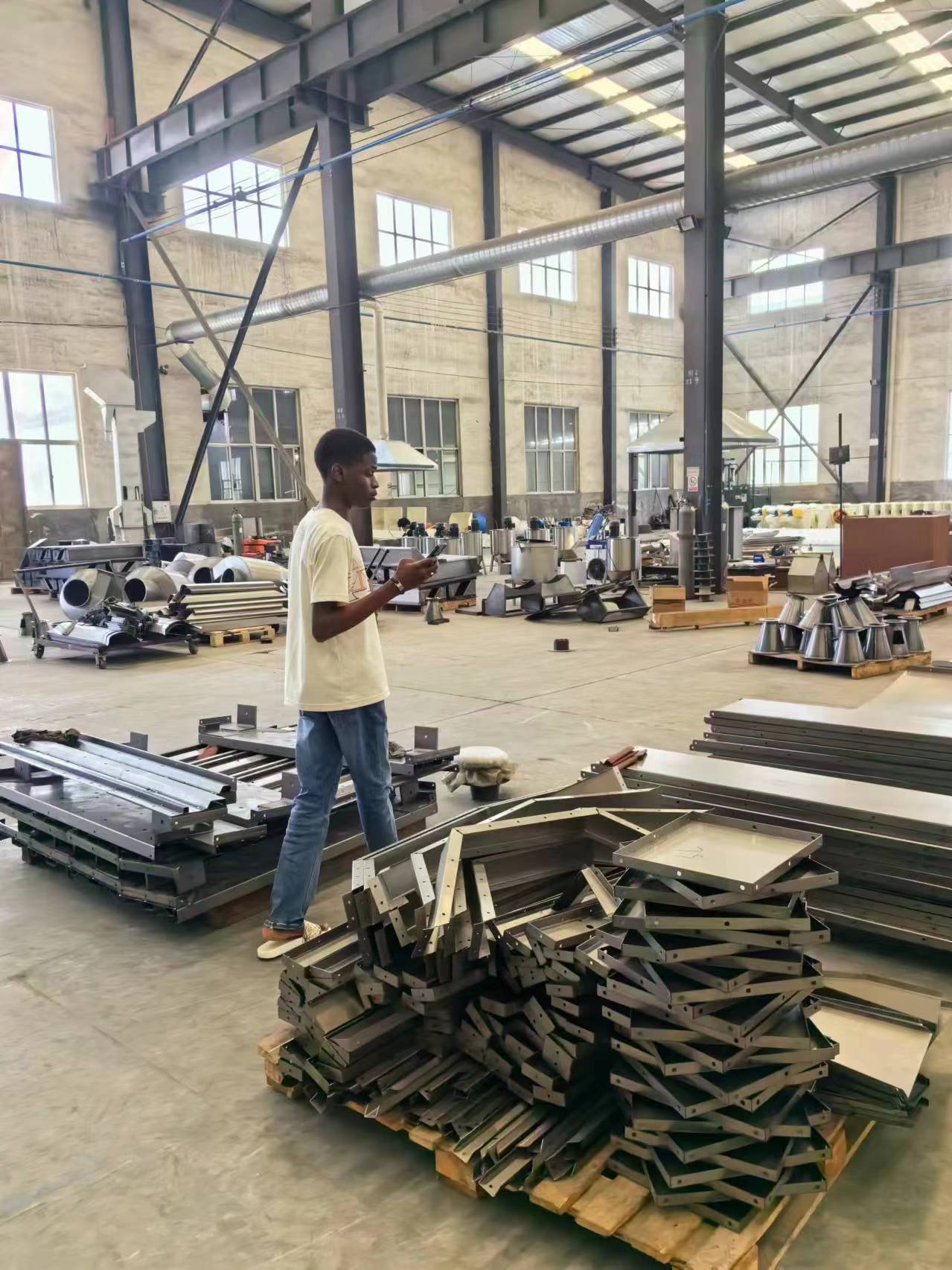 African customers inspect Beibu Machinery Production Technology African customers inspect Beibu Machinery Production Technology